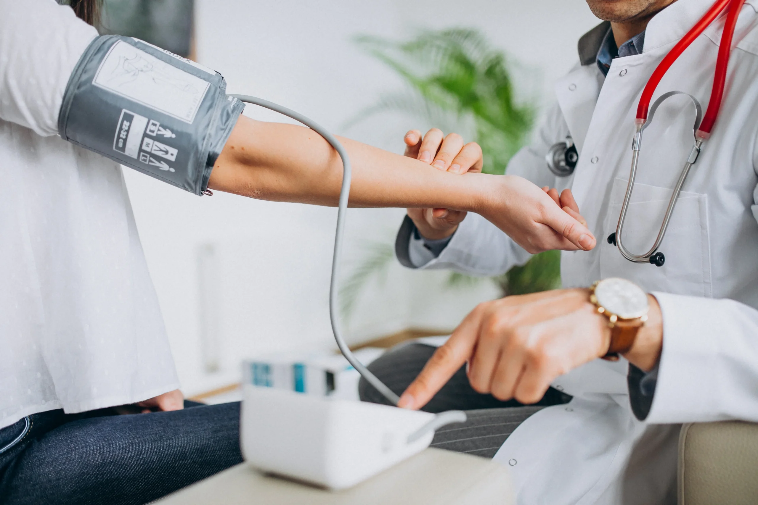 At YASMED Medical Center, our General Medicine Department provides expert care for common illnesses, routine checkups, and chronic disease management.